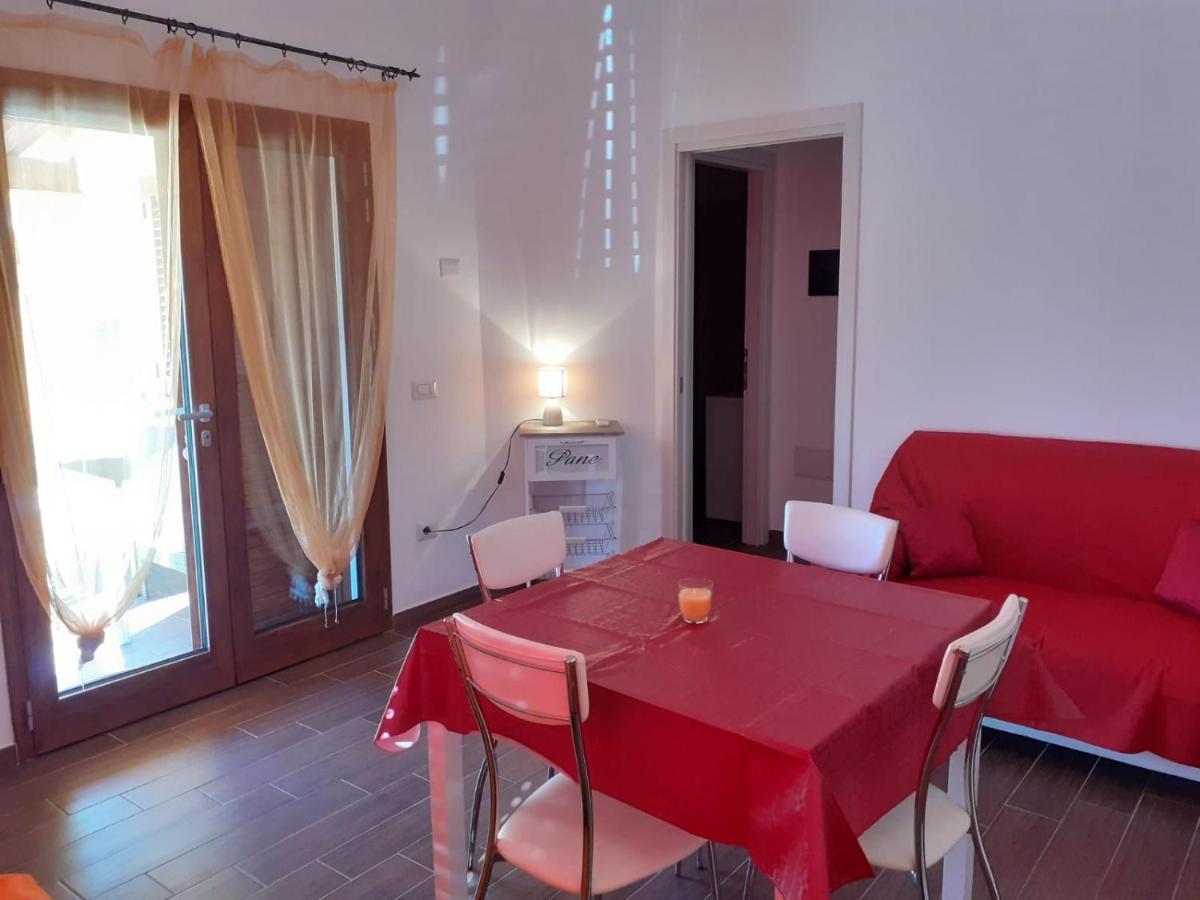 Sos Appentos 3 - Indipendente 4/6 Posti Letto Lägenhet Siniscola Exteriör bild